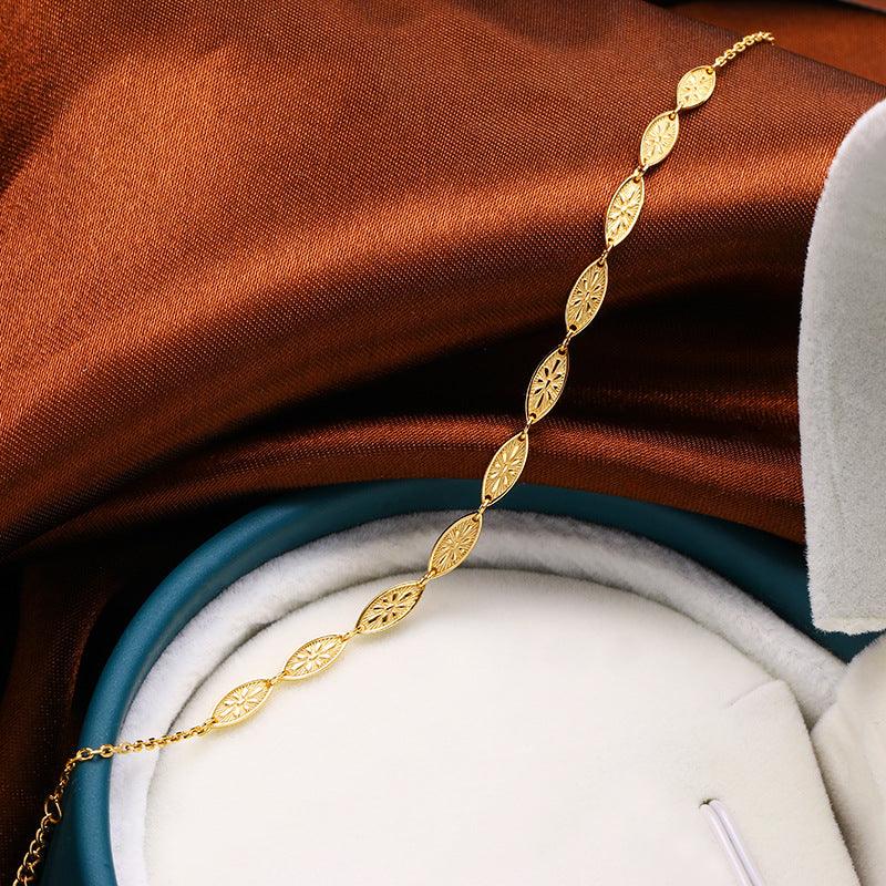 Antique Relief Galois 925 Silver Hand Ornament - Trendha