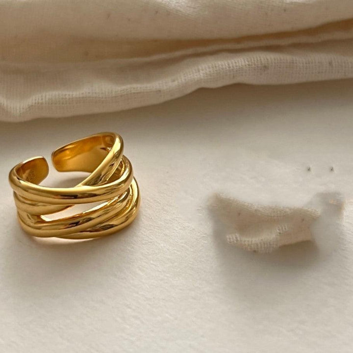 Irregular Highlight Line Crossing Ring - Trendha