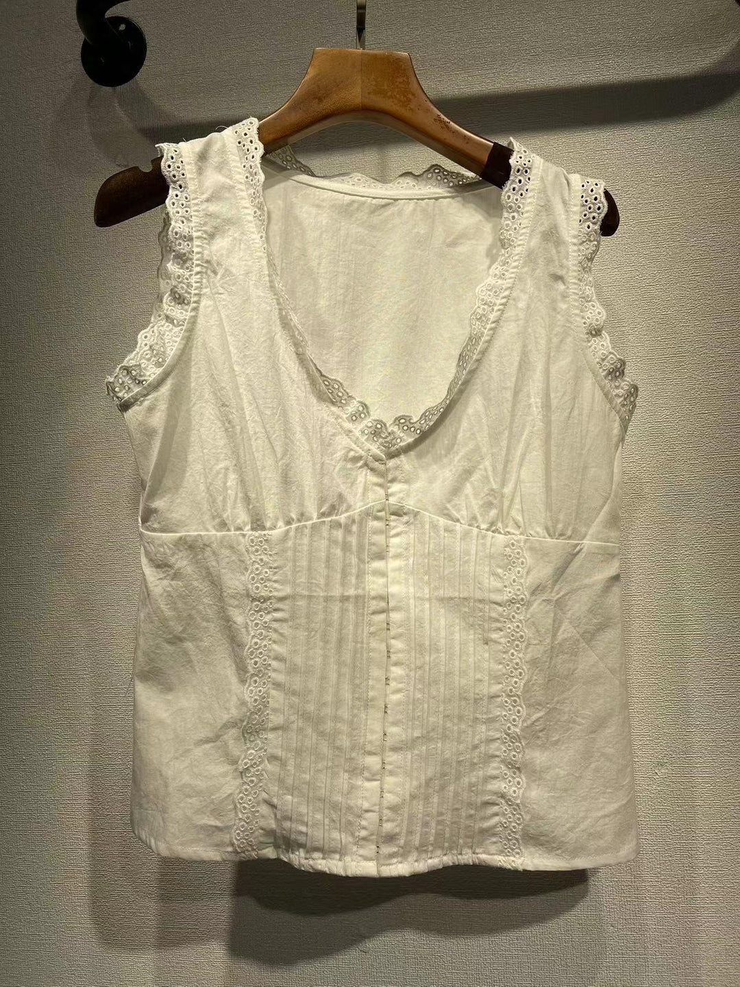 New Embroidered Lace Sweet U-collar Slim-fit Tank Top - Trendha