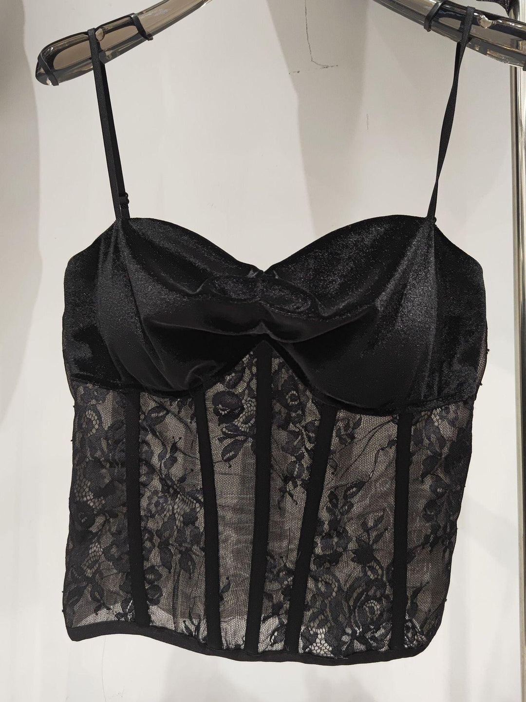 Summer New Socialite Style Lace Embroidery Pattern Fishbone Metal Sexy Sling Vest - Trendha