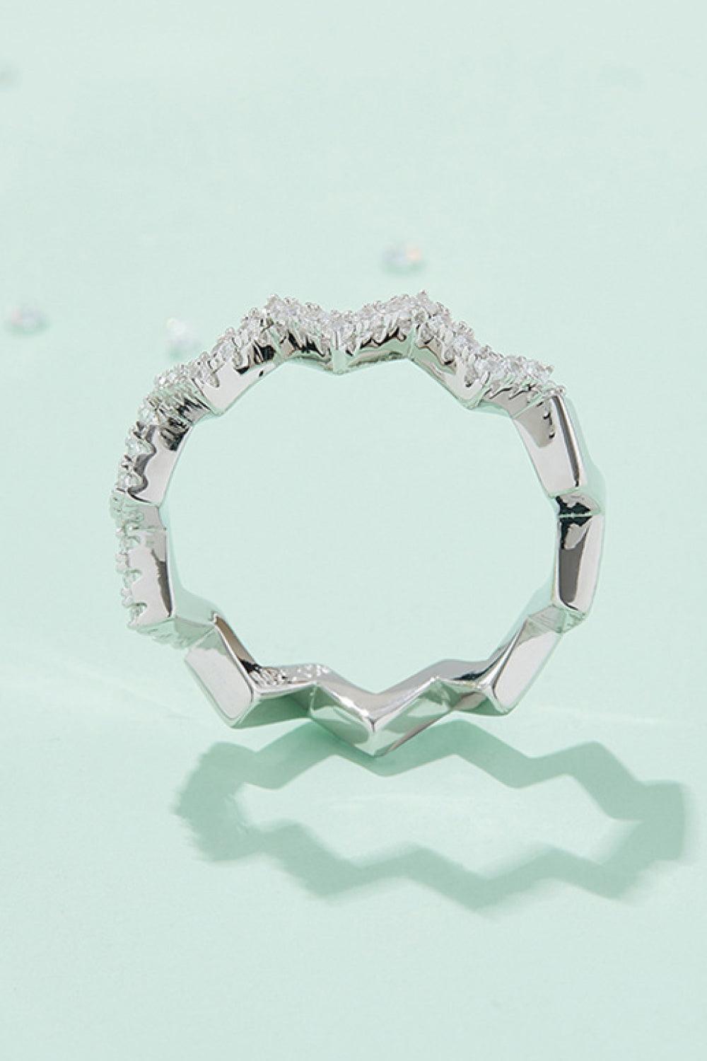 Moissanite Wavy Band Ring - Trendha