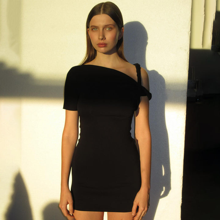 Women's Slim Hip Dress Summer Fashion One-shoulder Short Sleeve Solid Color Dresses