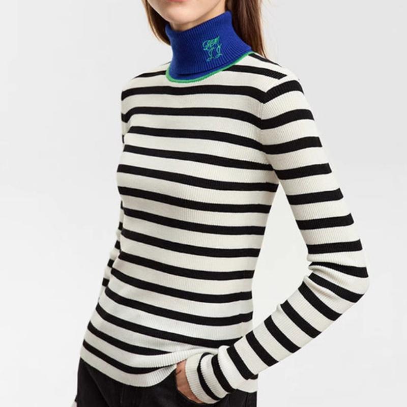 Minimalist Striped Turtleneck Sweater