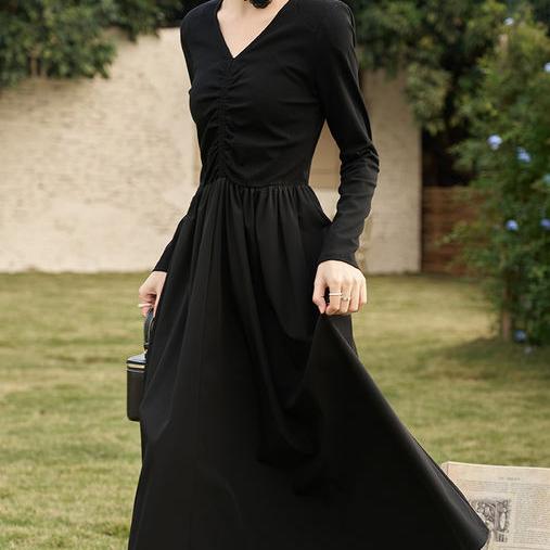 Elegant Black Knitted Smocked V-neck A-line Midi Dress