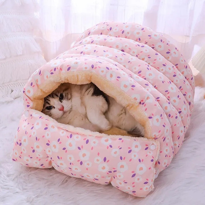 Plush Winter Cat and Puppy Bed