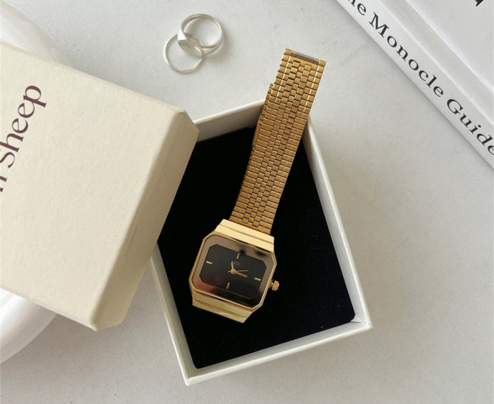 Square Elegant Small Golden Watch Retro Design