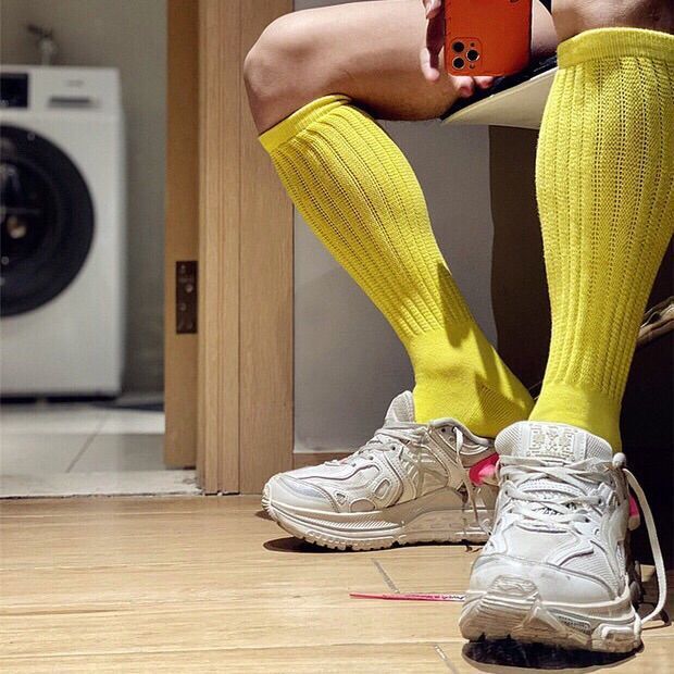 Men's High Solid Color Breathable Sweat Absorbing Terry Long Socks