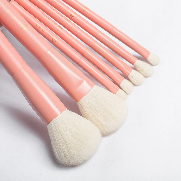 7 Pcs Pink Makeup Brush Set – Natural Goat Hair for Powder, Eyeshadow, Blending & More