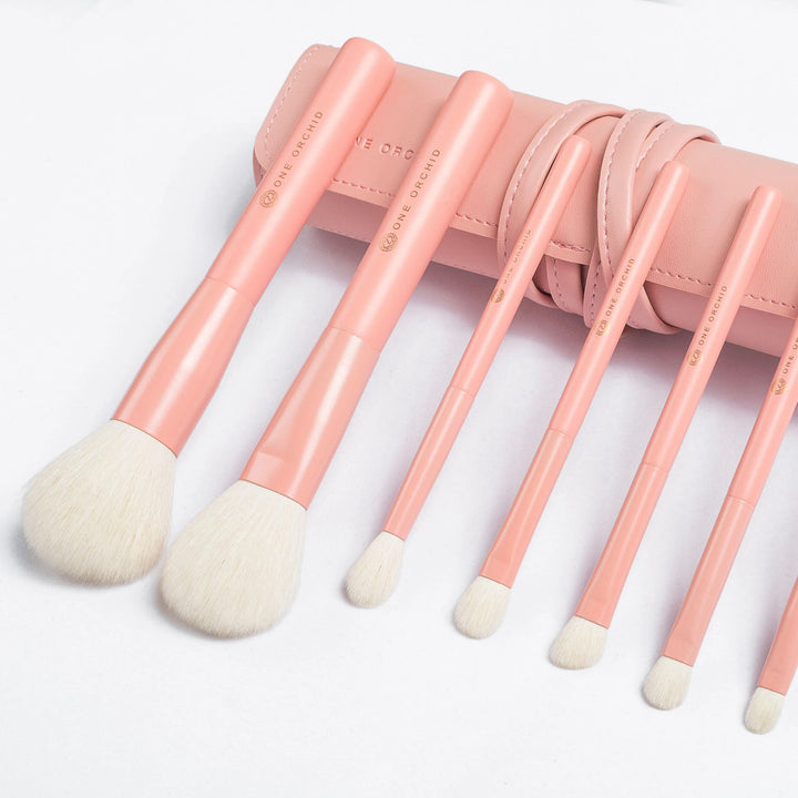 7 Pcs Pink Makeup Brush Set – Natural Goat Hair for Powder, Eyeshadow, Blending & More