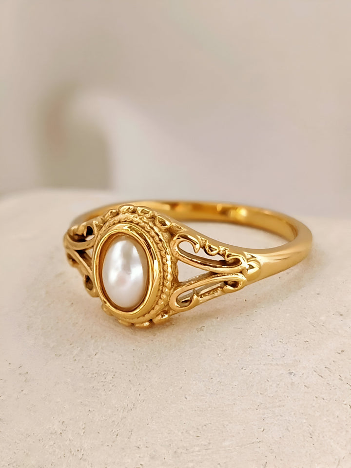 18K Gold Plated Hollow Texture Freshwater Pearl Ring