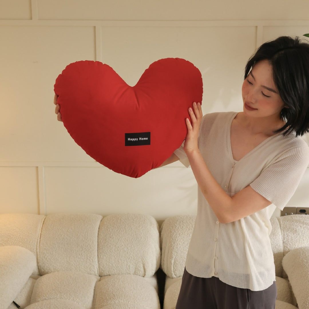 Heart-Shaped Love Cushion – Perfect Valentine's Day Gift & Bedroom Decoration