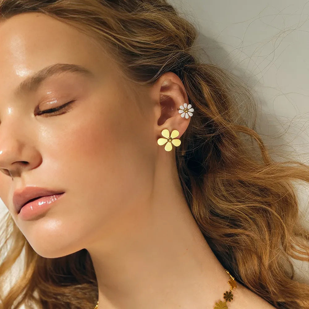 Light Luxury Gold Plated Stainless Steel Daisy Earrings