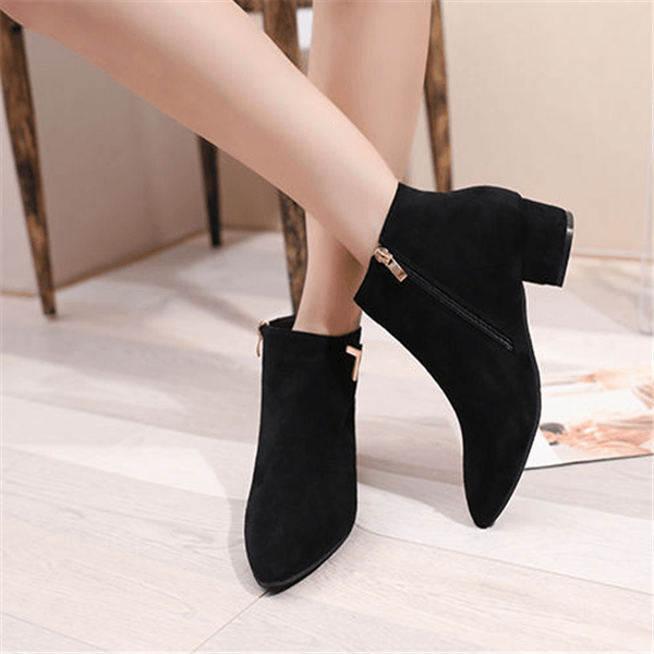 Pointed toe and low heel boots - Trendha