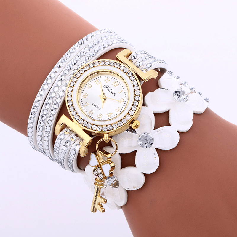 Fashion Crystal Circle Bracelet Women Watch Simple Dial Flowear Patterns Quartz Watch - Trendha