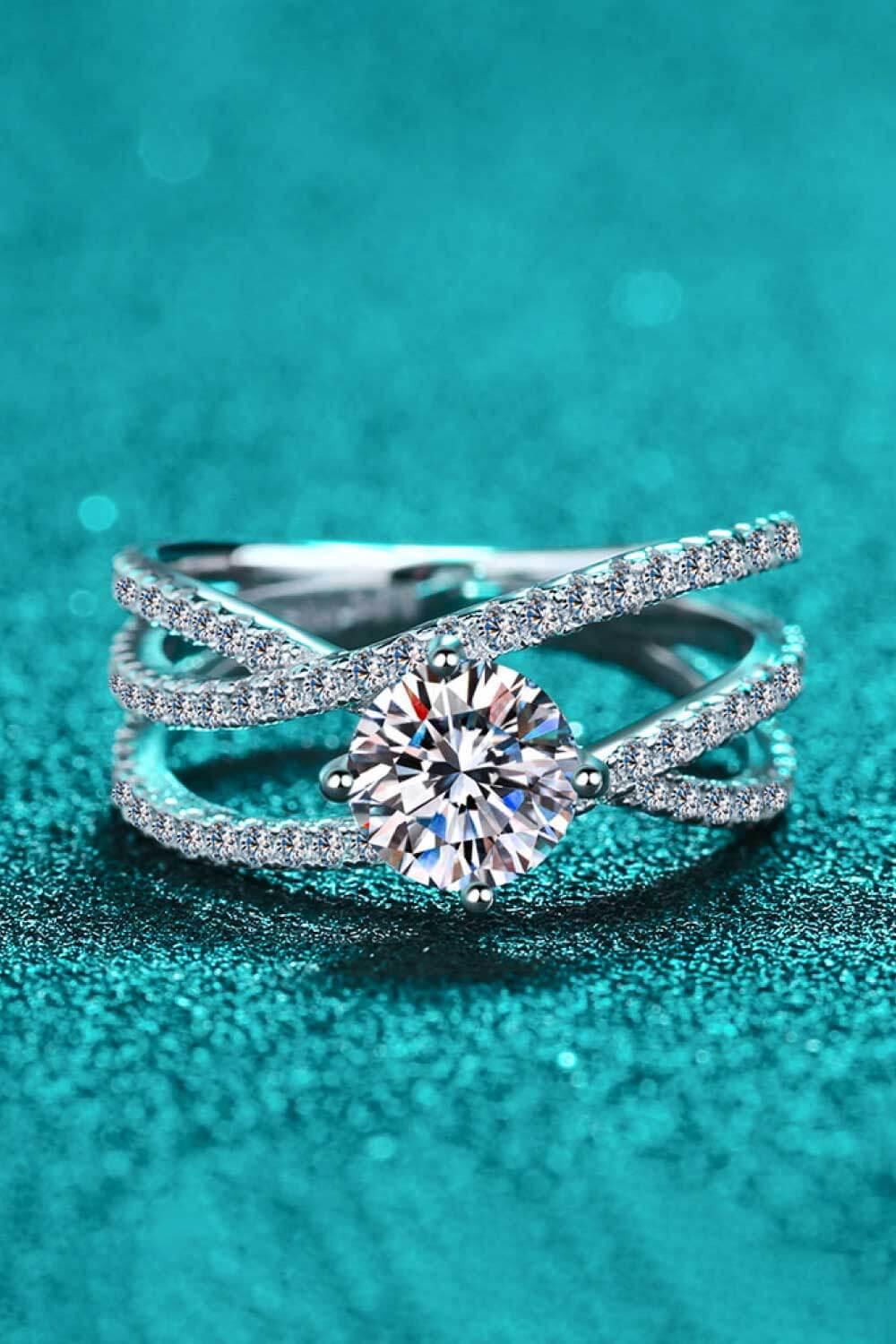 1 Carat Moissanite Crisscross Ring - Trendha